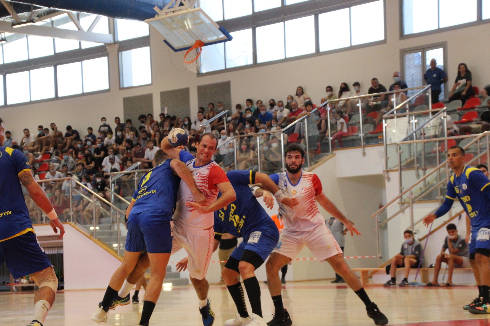 הערב: המחזור השלישי בשלב הבתים