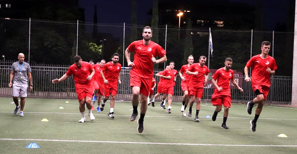 "אסור לעצור ולוותר. חייבת להיות עונה בכדוריד"
